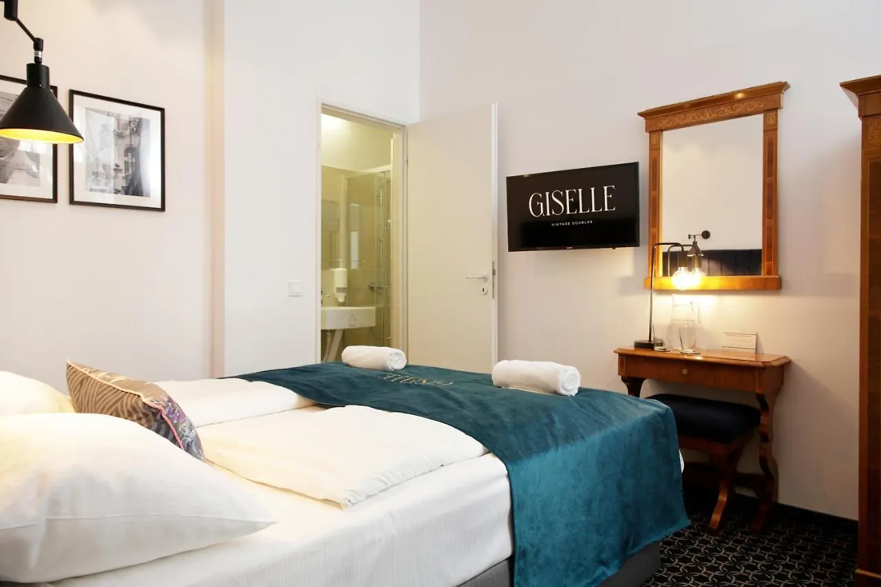 Giselle Vintage Doubles - Adults Only Hotel Budapest