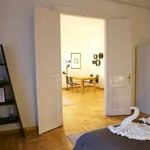 Apartament Five Season's, Budapesta